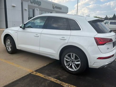 Used 2023 Audi Q5 2.0T Premium w/ Convenience Package AWD/4WD image 2