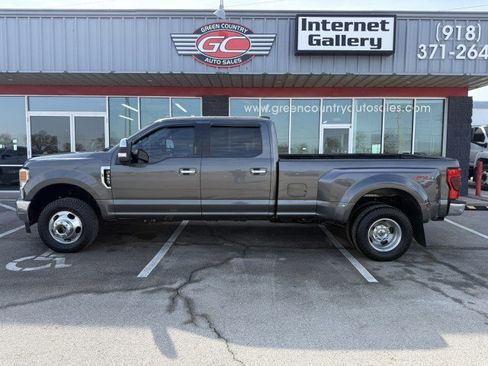 Used 2020 Ford F350 XLT w/ XLT Premium Package image 10