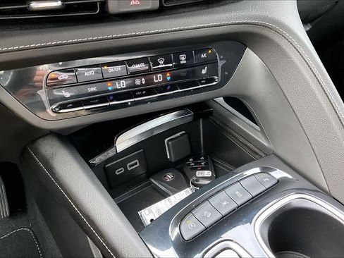 Used 2023 Buick Envision Preferred AWD/4WD image 31