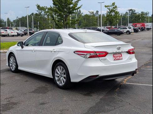 Used 2020 Toyota Camry LE FWD image 7