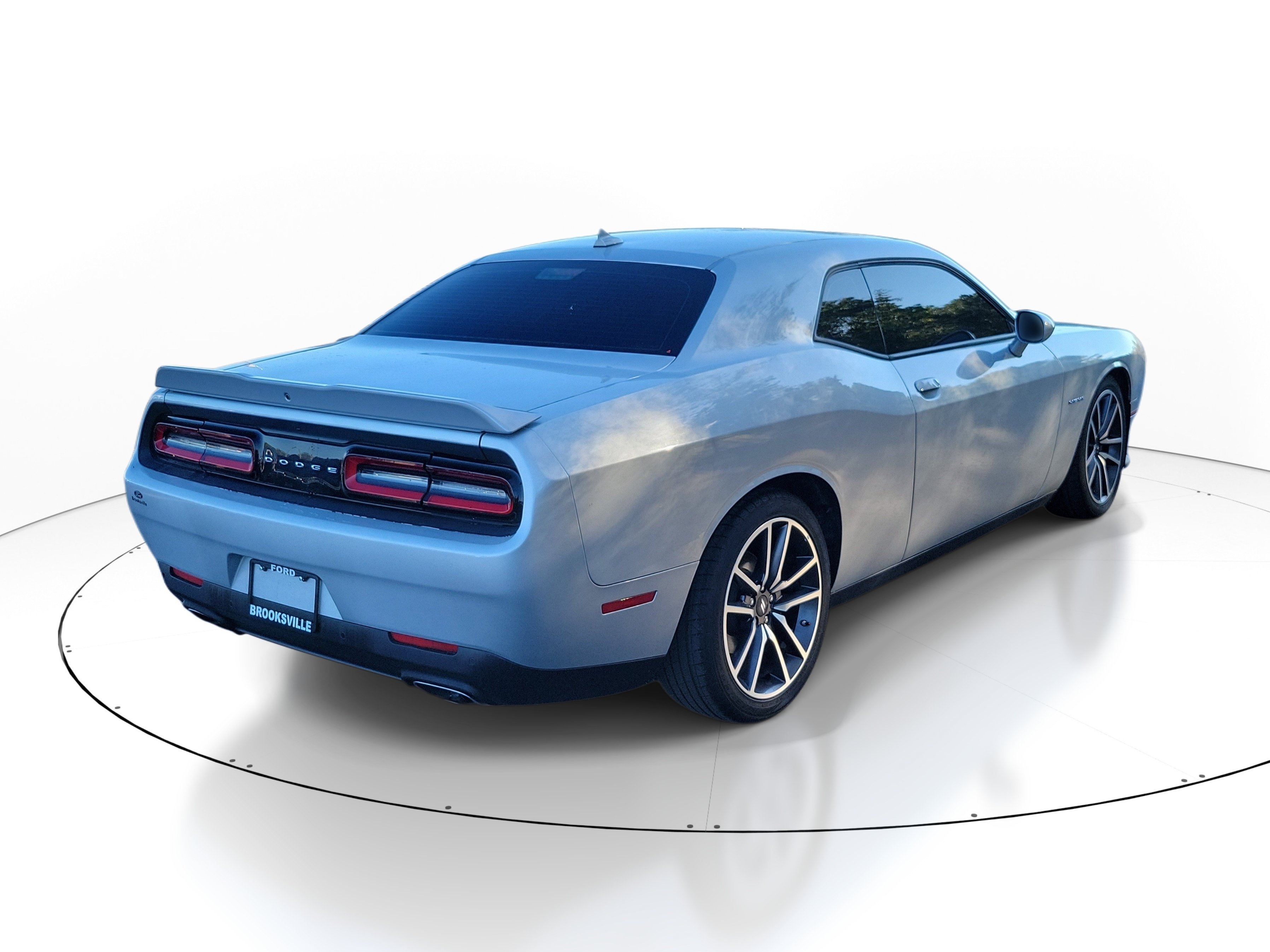 Used 2022 Dodge Challenger R/T w/ Plus Package RWD image 2
