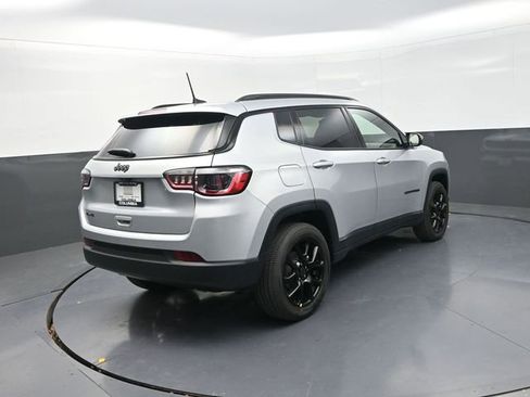 New 2026 Jeep Compass Latitude image 10