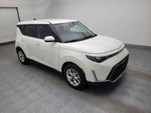 Used 2025 Kia Soul LX w/ LX Technology Package image 11