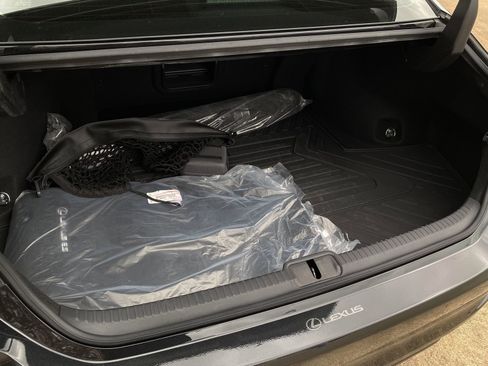 Used 2024 Lexus ES 350 Ultra Luxury w/ Accessory Package (Z2) image 31