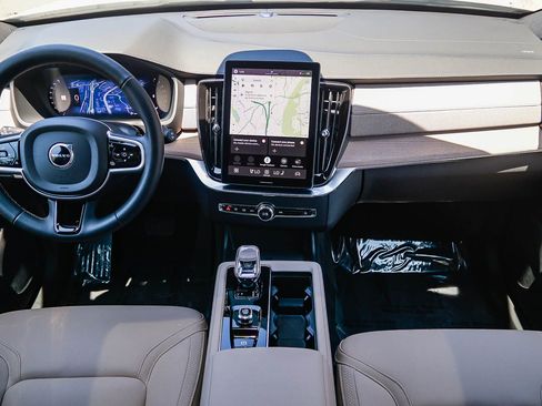 Certified 2026 Volvo XC90 B6 Plus AWD/4WD image 13