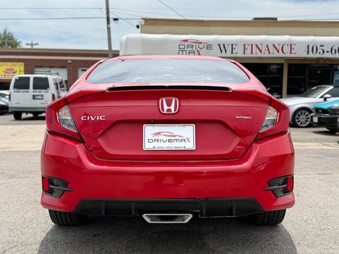 Used 2019 Honda Civic Sport image 5