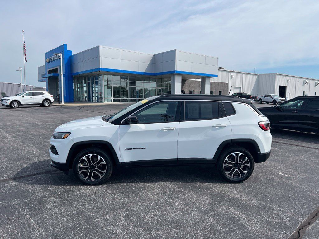 Used 2023 Jeep Compass Limited AWD/4WD image 4