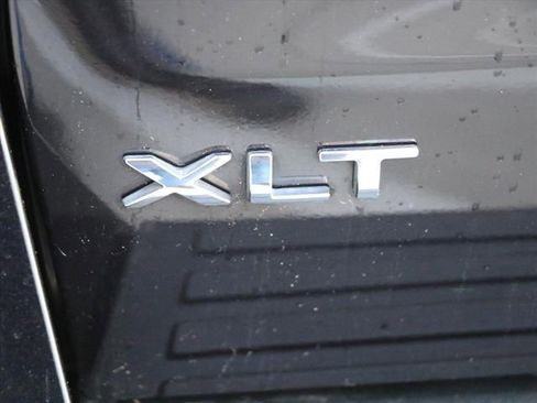 Used 2024 Ford Expedition XLT image 14