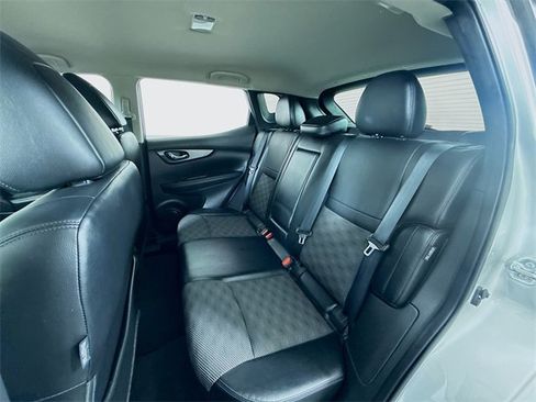 Certified 2022 Nissan Rogue Sport SV w/ Technology Package image 8