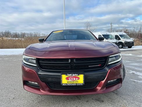 Used 2018 Dodge Charger SXT w/ Blacktop Package image 10