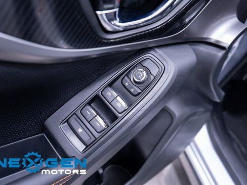 Used 2020 Subaru Crosstrek 2.0i Limited w/ Moonroof Package image 23