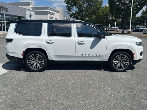 Used 2023 Jeep Grand Wagoneer Series III AWD/4WD image 6