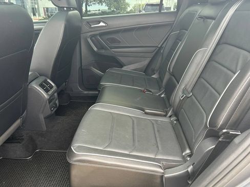 Used 2022 Volkswagen Tiguan SEL R-Line AWD/4WD image 9
