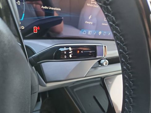 New 2026 Cadillac Vistiq Sport image 27