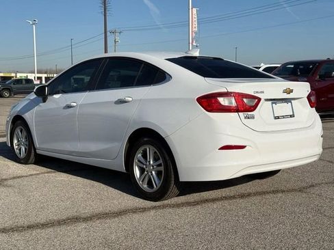 Certified 2017 Chevrolet Cruze LT w/ Convenience Package image 3