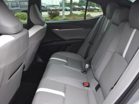 Used 2025 Toyota Camry SE FWD image 16