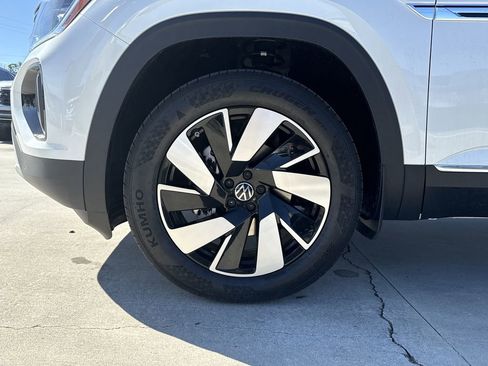 New 2026 Volkswagen Atlas Cross Sport SEL AWD/4WD image 9