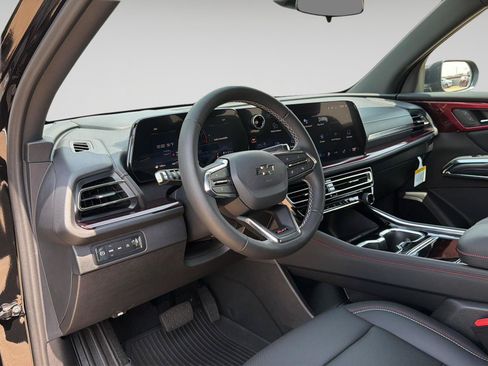 New 2026 Chevrolet Traverse Z71 w/ LPO, Floor Liner Package AWD/4WD image 16