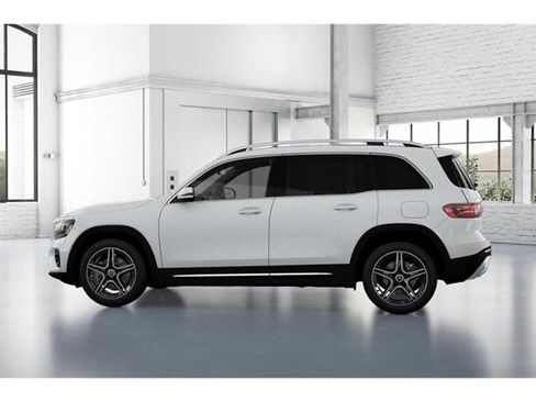 Certified 2026 Mercedes-Benz GLB 250 image 32