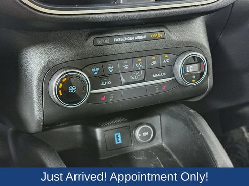 Used 2020 Ford Escape SE FWD image 18