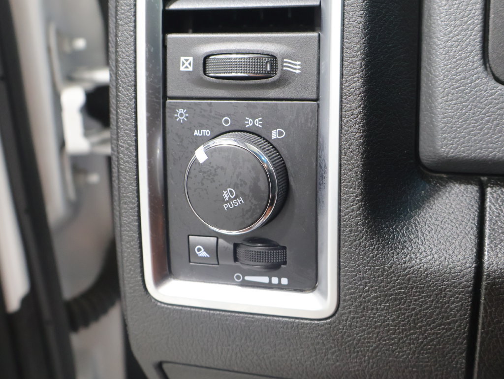 Used 2019 RAM 1500 Warlock AWD/4WD image 32