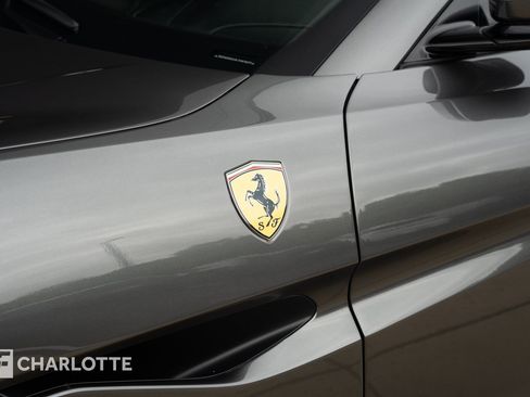 Used 2020 Ferrari Portofino RWD image 9