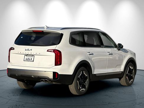 New 2025 Kia Telluride S image 4