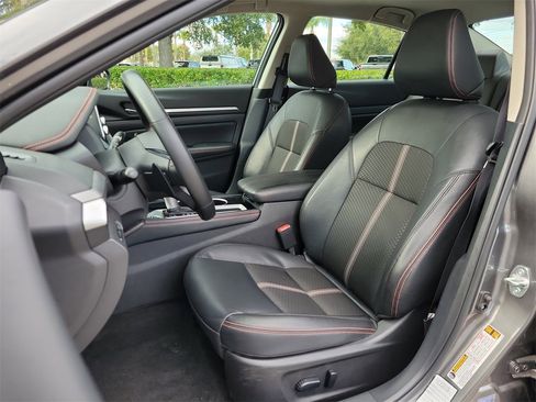 Used 2025 Nissan Altima 2.5 SR image 16