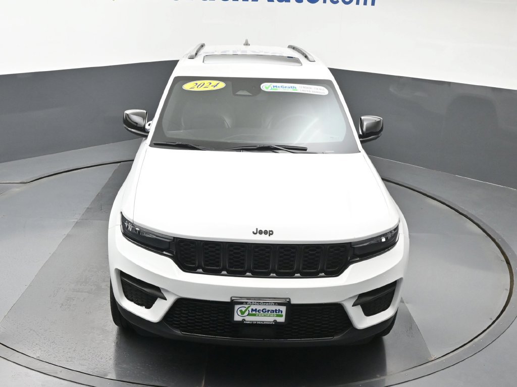 Used 2024 Jeep Grand Cherokee Altitude AWD/4WD image 28