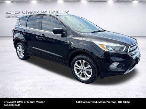 Used 2017 Ford Escape SE w/ SE Cold Weather Package AWD/4WD image 8