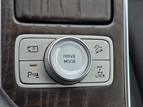 Used 2024 Genesis GV80 2.5T AWD/4WD image 22