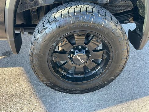 Used 2021 Chevrolet Silverado 2500 Custom w/ Custom Value Package image 8