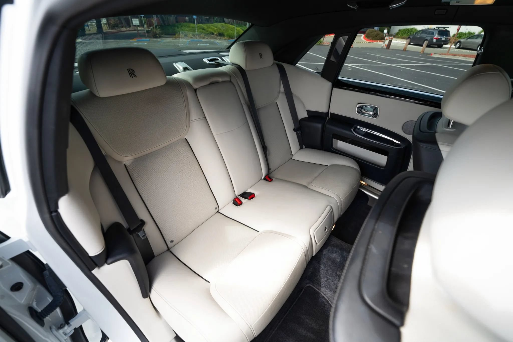 Used 2018 Rolls-Royce Ghost RWD image 31