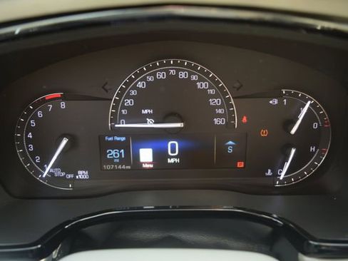 Used 2017 Cadillac XT5 Luxury w/ Driver Awareness Package FWD image 3