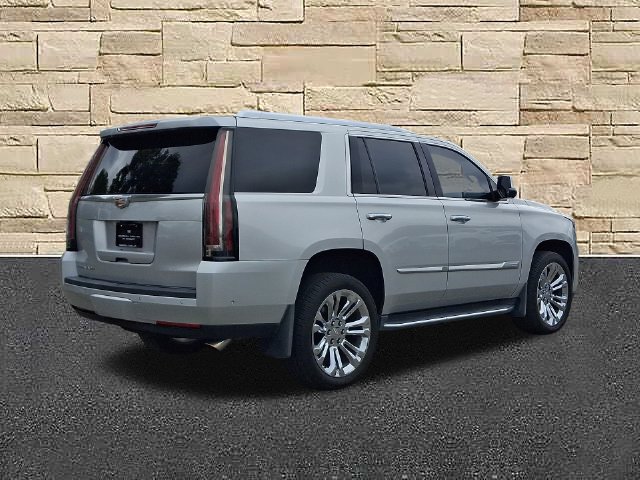 Used 2020 Cadillac Escalade Luxury w/ LPO, Radiant Package AWD/4WD image 4