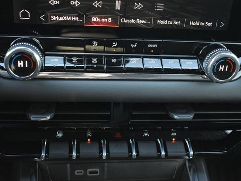 New 2026 GMC Canyon Elevation w/ Convenience Package image 28