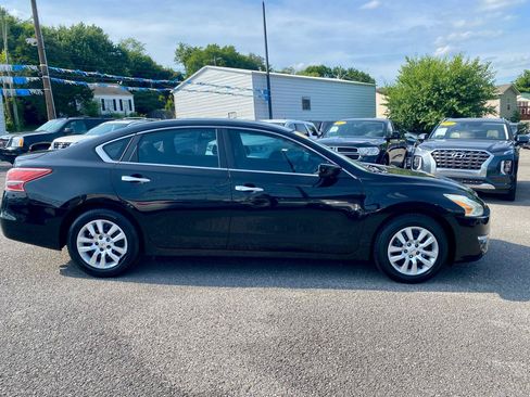 Used 2013 Nissan Altima 2.5 S FWD image 7