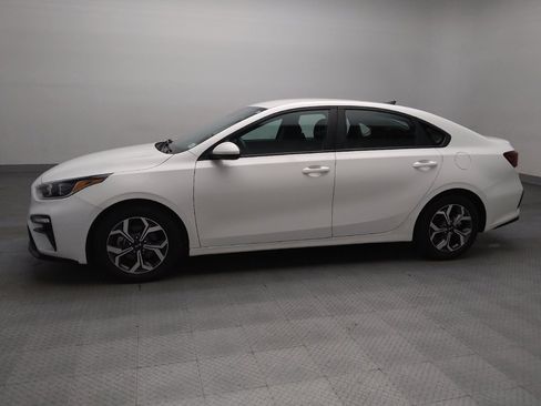 Used 2021 Kia Forte LXS FWD image 2