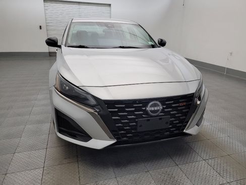 Used 2024 Nissan Altima 2.5 SR FWD image 14
