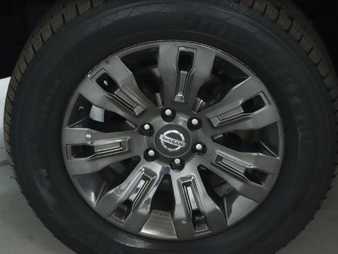 Used 2017 Nissan Titan Platinum Reserve image 34