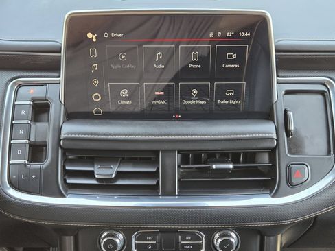 Used 2023 GMC Yukon XL AT4 w/ AT4 Premium Package AWD/4WD image 8