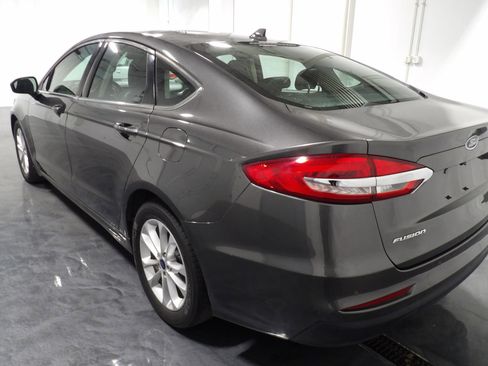 Used 2020 Ford Fusion SE image 3