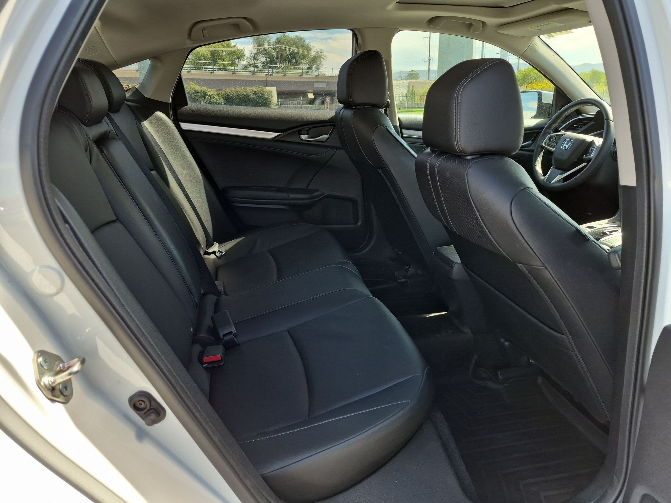 Used 2017 Honda Civic EX-L image 27