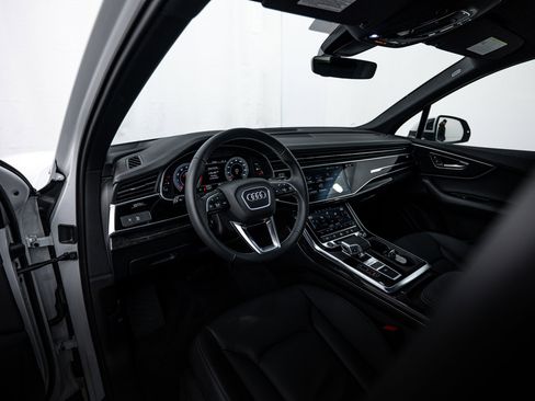 Certified 2025 Audi Q7 Premium w/ Convenience Package image 11