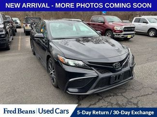Used 2021 Toyota Camry SE w/ Cold Weather Package video 1