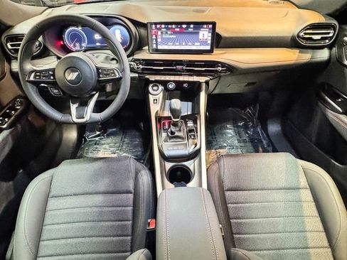 Used 2024 Dodge Hornet GT image 28