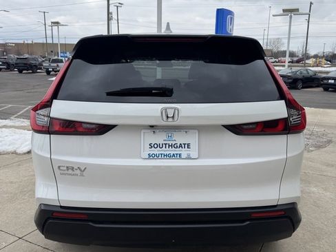 Certified 2025 Honda CR-V EX image 4