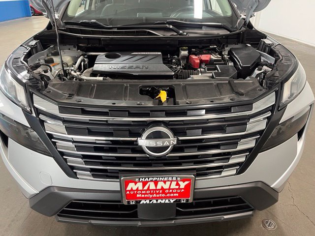 Used 2024 Nissan Rogue SV FWD image 9