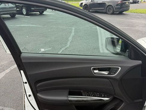 Used 2018 Acura TLX image 11