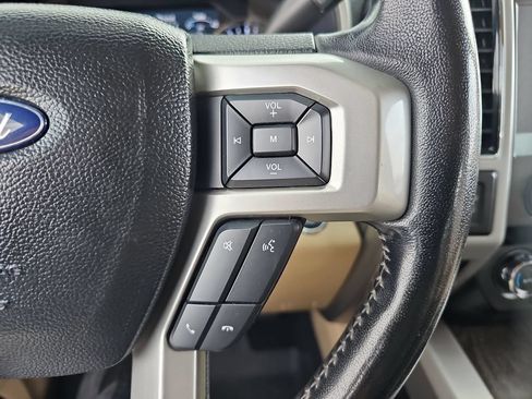 Used 2021 Ford F250 Lariat w/ Lariat Ultimate Package AWD/4WD image 12